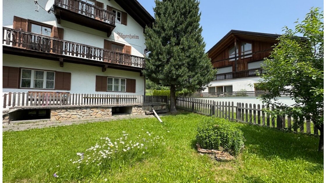 Wohnhaus mit großem Grundstück und Entwicklungspotenzial 