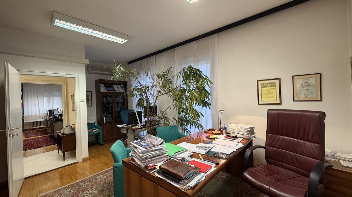 Bürolokal mit Balkon und Keller in der Bozner Altstadt