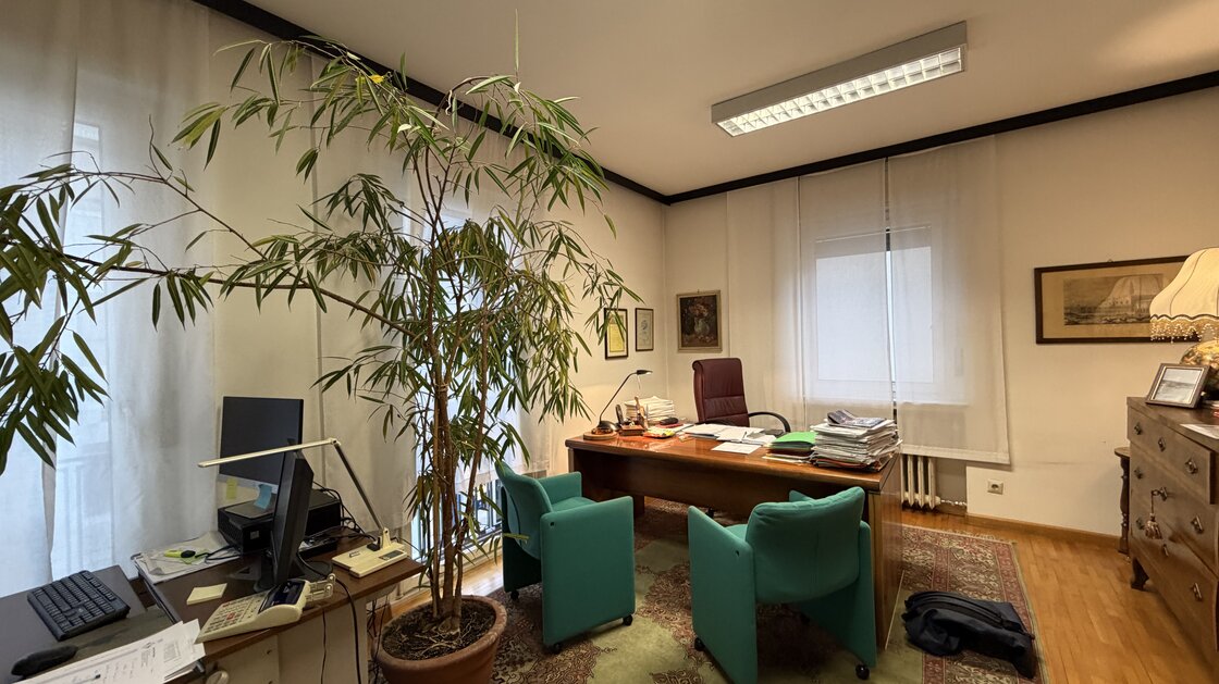 Bürolokal mit Balkon und Keller in der Bozner Altstadt