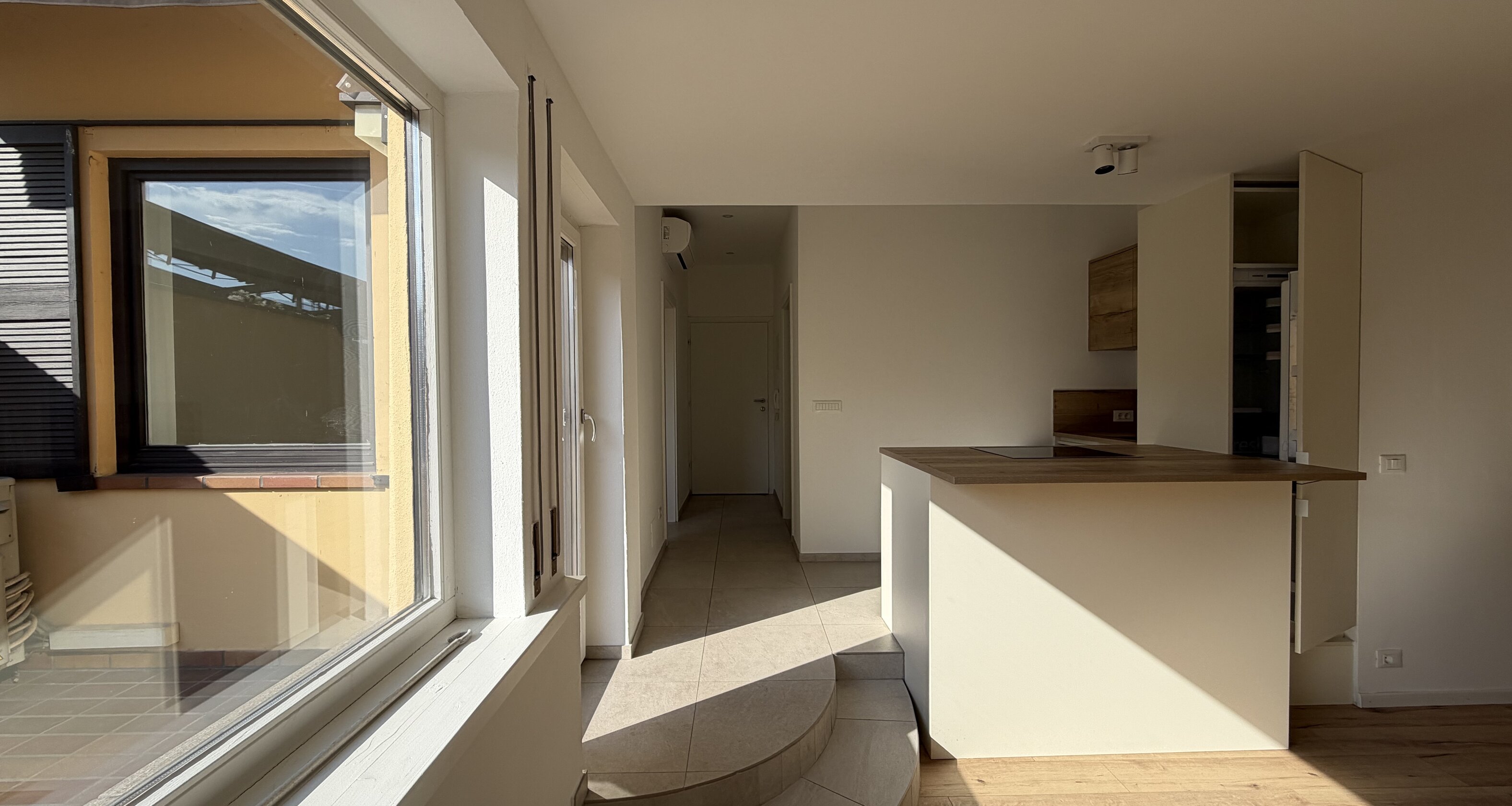 Bright office with a great terrace