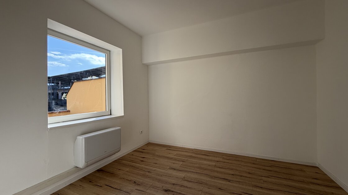 Helles Büro mit toller Terrasse