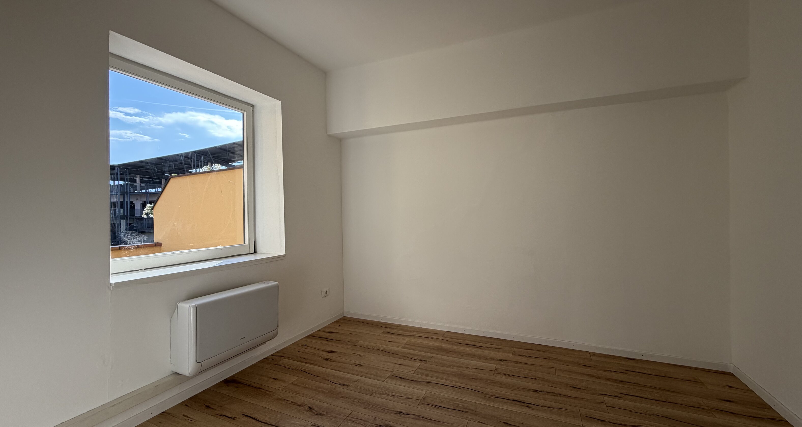 Bright office with a great terrace