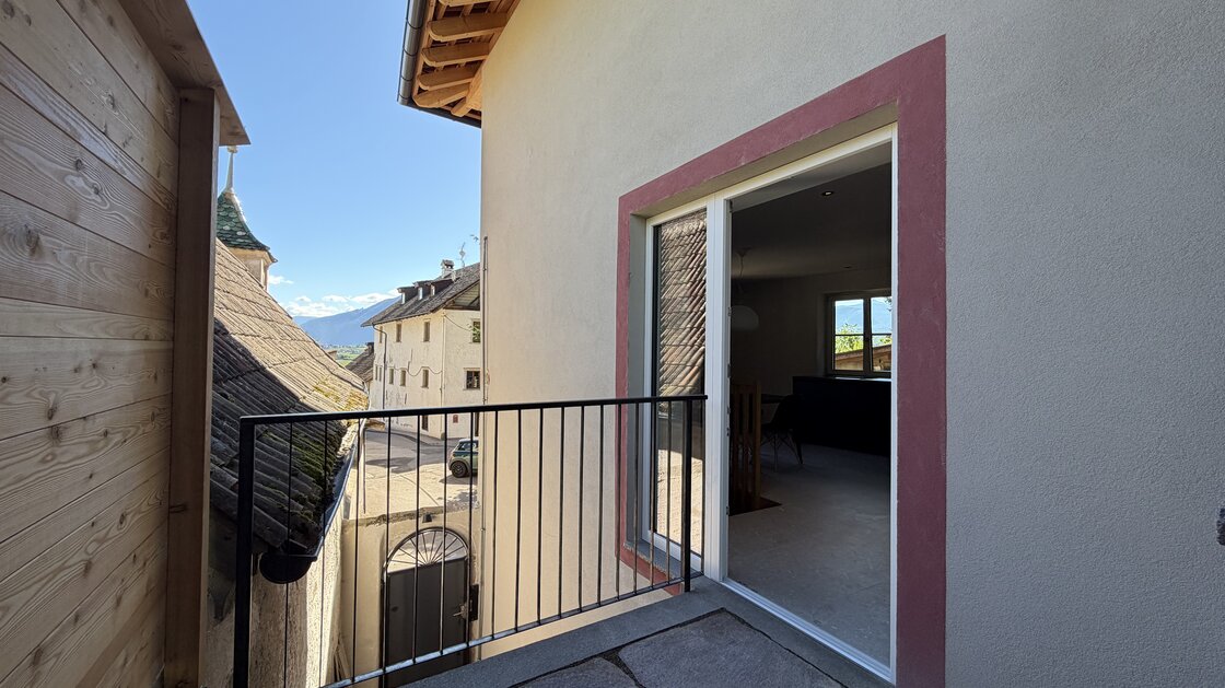 Neue Dreizimmer-Duplexwohnung mit Terrasse, Keller und Stellplatz