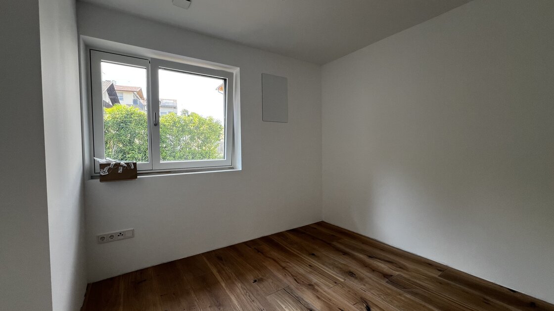 W13 - Neue, exklusive Penthousewohnung mit Terrasse und großem Privatgarten, letzter Stock