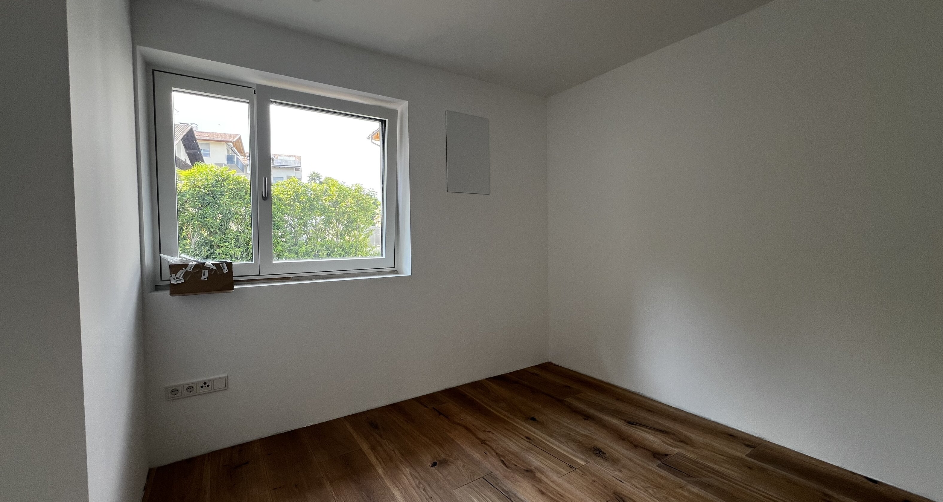 W13 - Neue, exklusive Penthousewohnung mit Terrasse und großem Privatgarten, letzter Stock