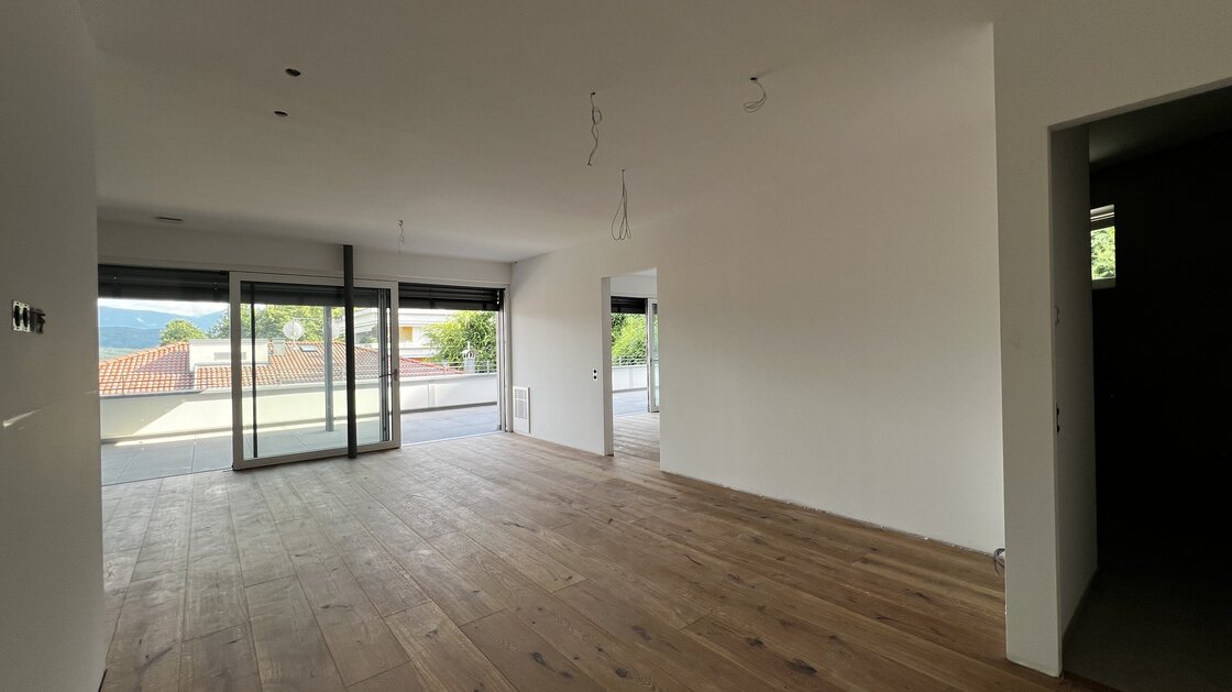 W13 - Neue, exklusive Penthousewohnung mit Terrasse und großem Privatgarten, letzter Stock
