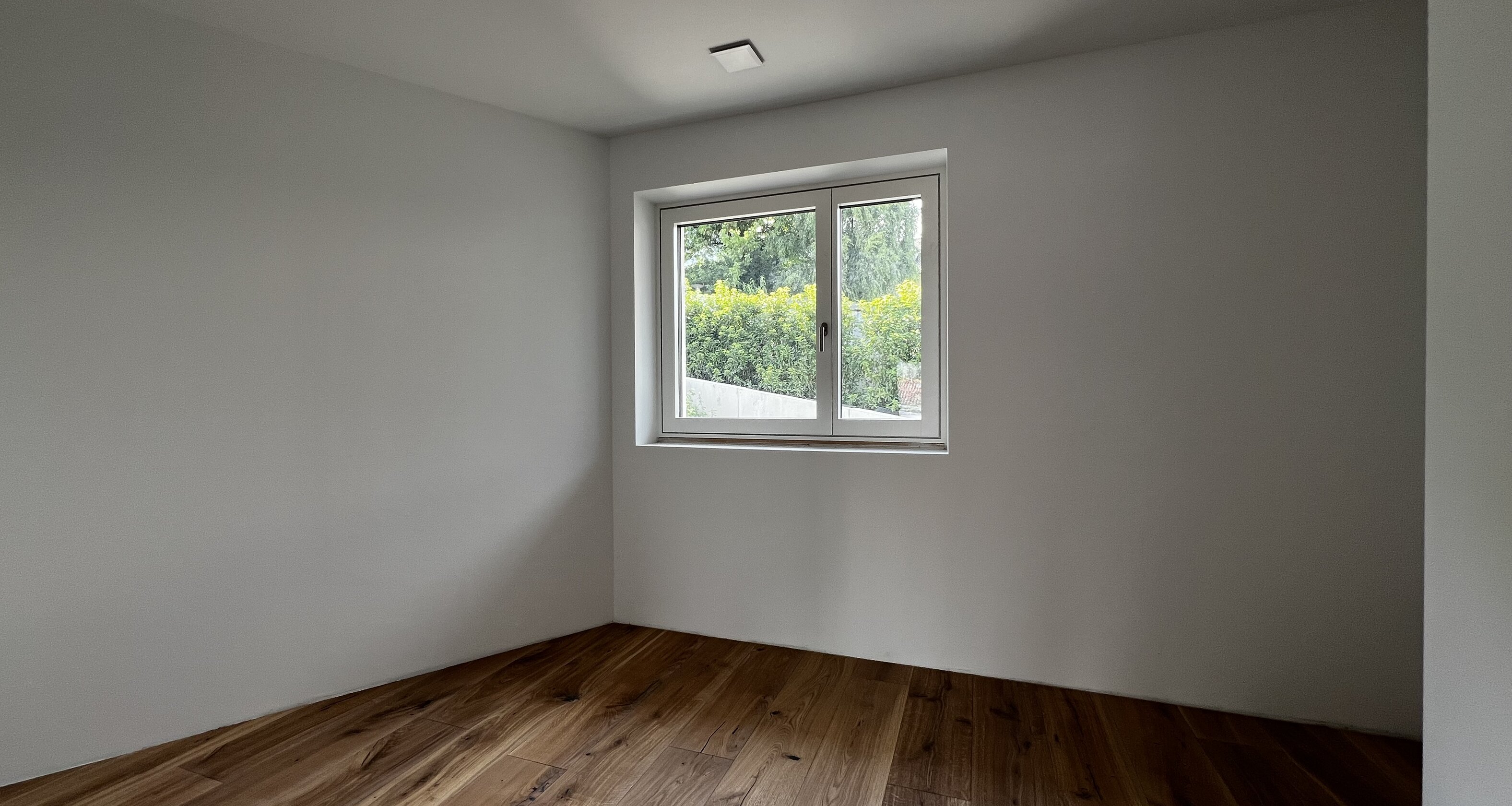 W13 - Neue, exklusive Penthousewohnung mit Terrasse und großem Privatgarten, letzter Stock