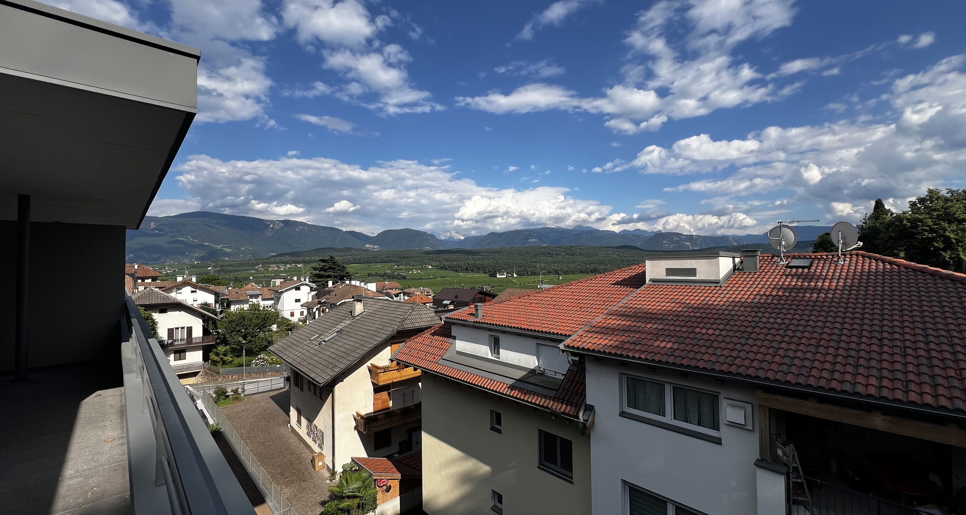 W13 - Neue, exklusive Penthousewohnung mit Terrasse und großem Privatgarten, letzter Stock