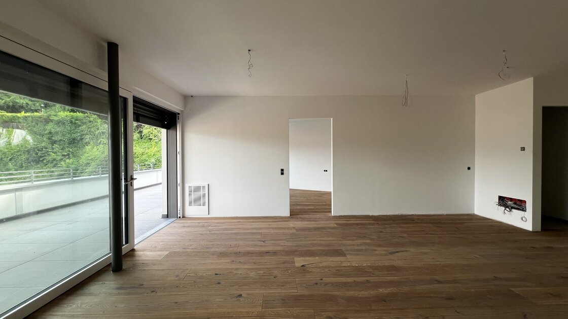 W13 - Neue, exklusive Penthousewohnung mit Terrasse und großem Privatgarten, letzter Stock