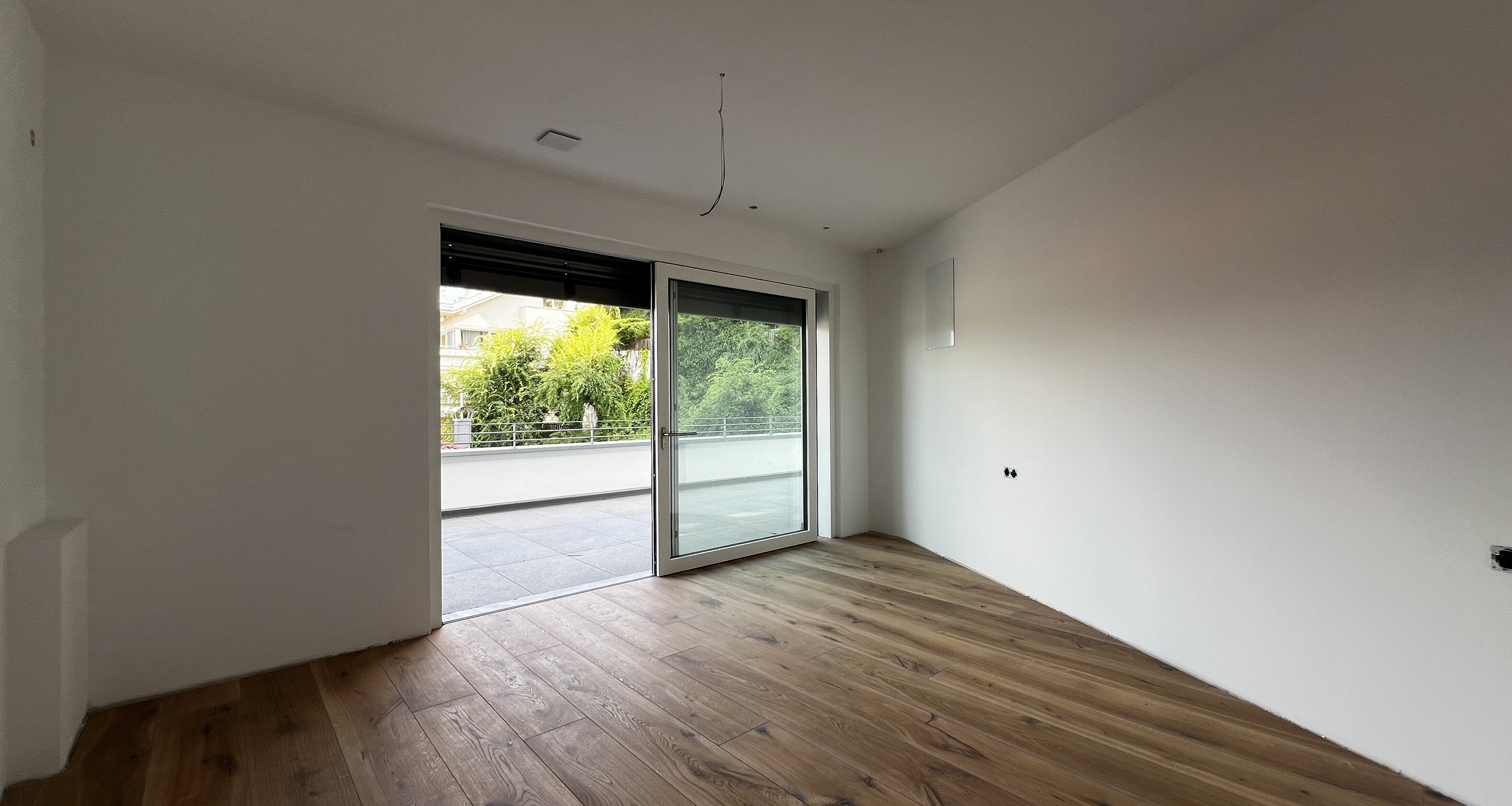 W13 - Neue, exklusive Penthousewohnung mit Terrasse und großem Privatgarten, letzter Stock