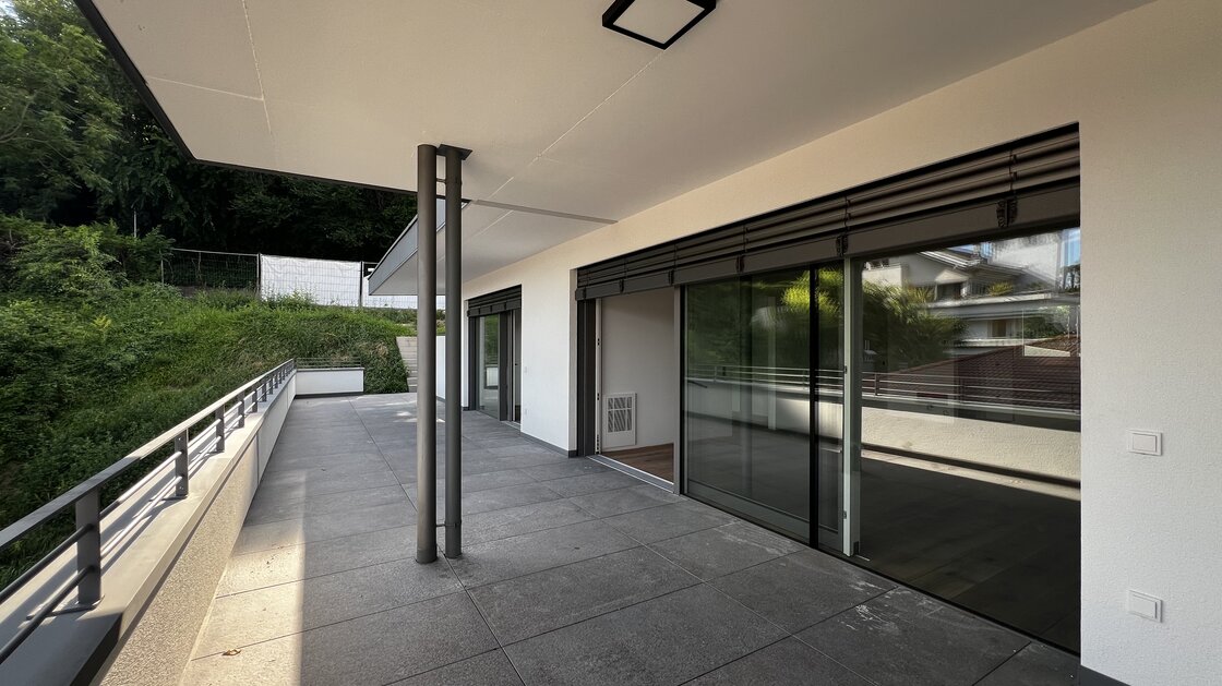 W13 - Neue, exklusive Penthousewohnung mit Terrasse und großem Privatgarten, letzter Stock