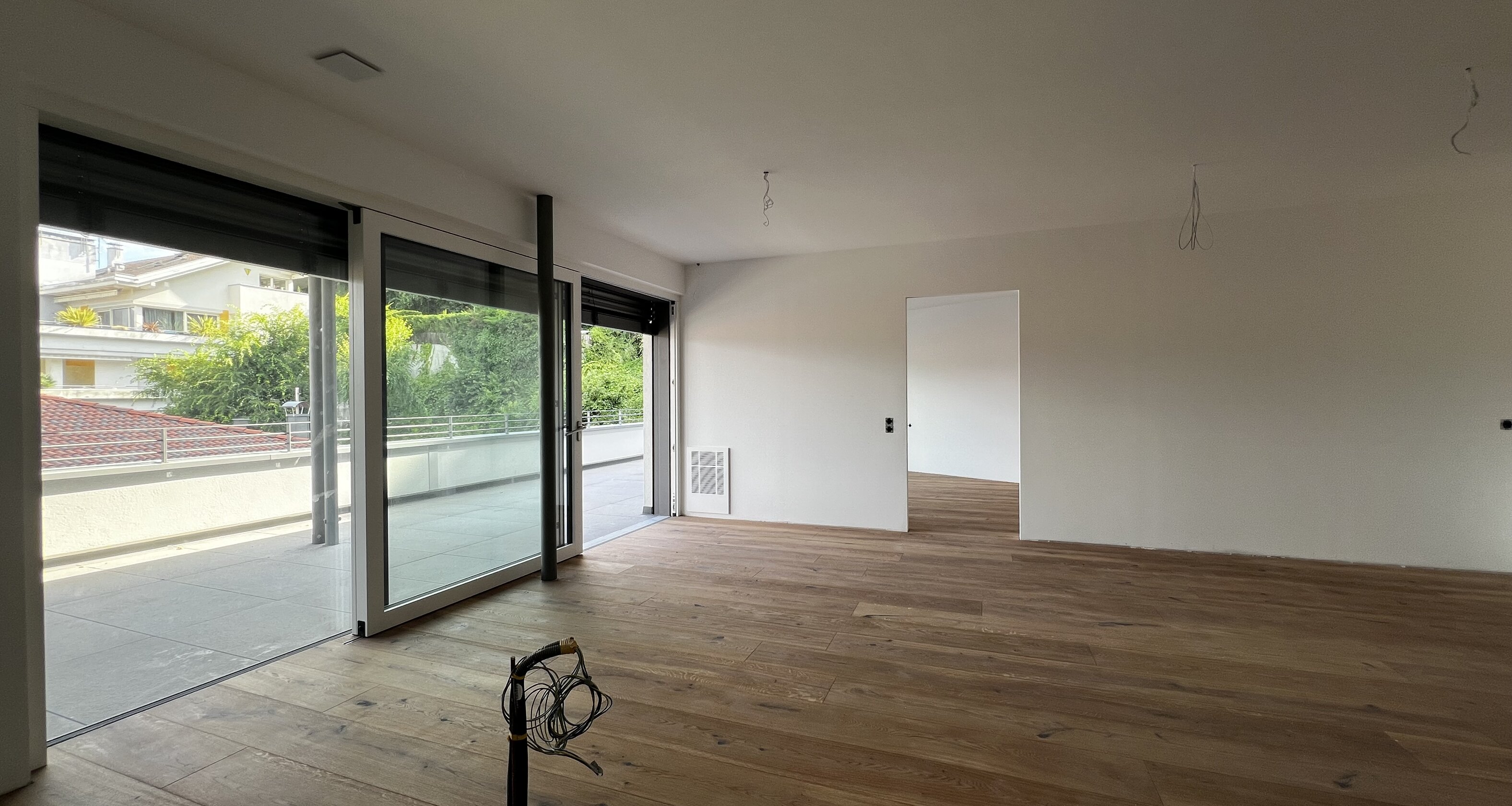W13 - Neue, exklusive Penthousewohnung mit Terrasse und großem Privatgarten, letzter Stock