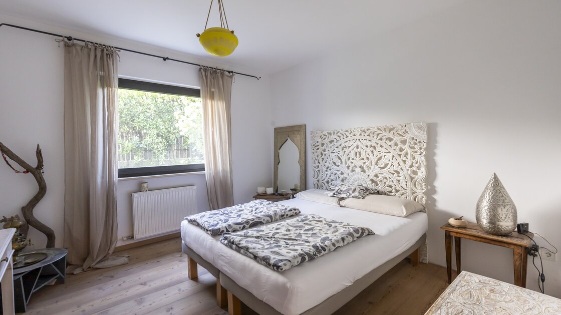 Großzügige Erdgeschosswohnung mit Privatgarten
