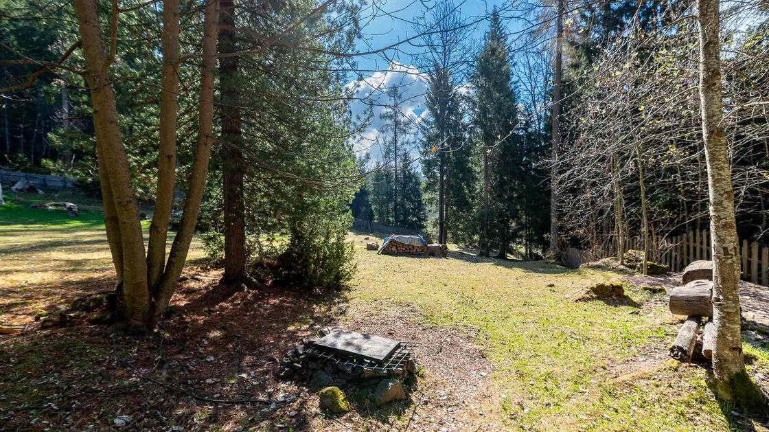 Chalet esclusivo con ampio giardino privato ad Avelengo