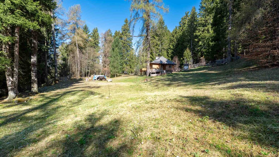 Chalet esclusivo con ampio giardino privato ad Avelengo