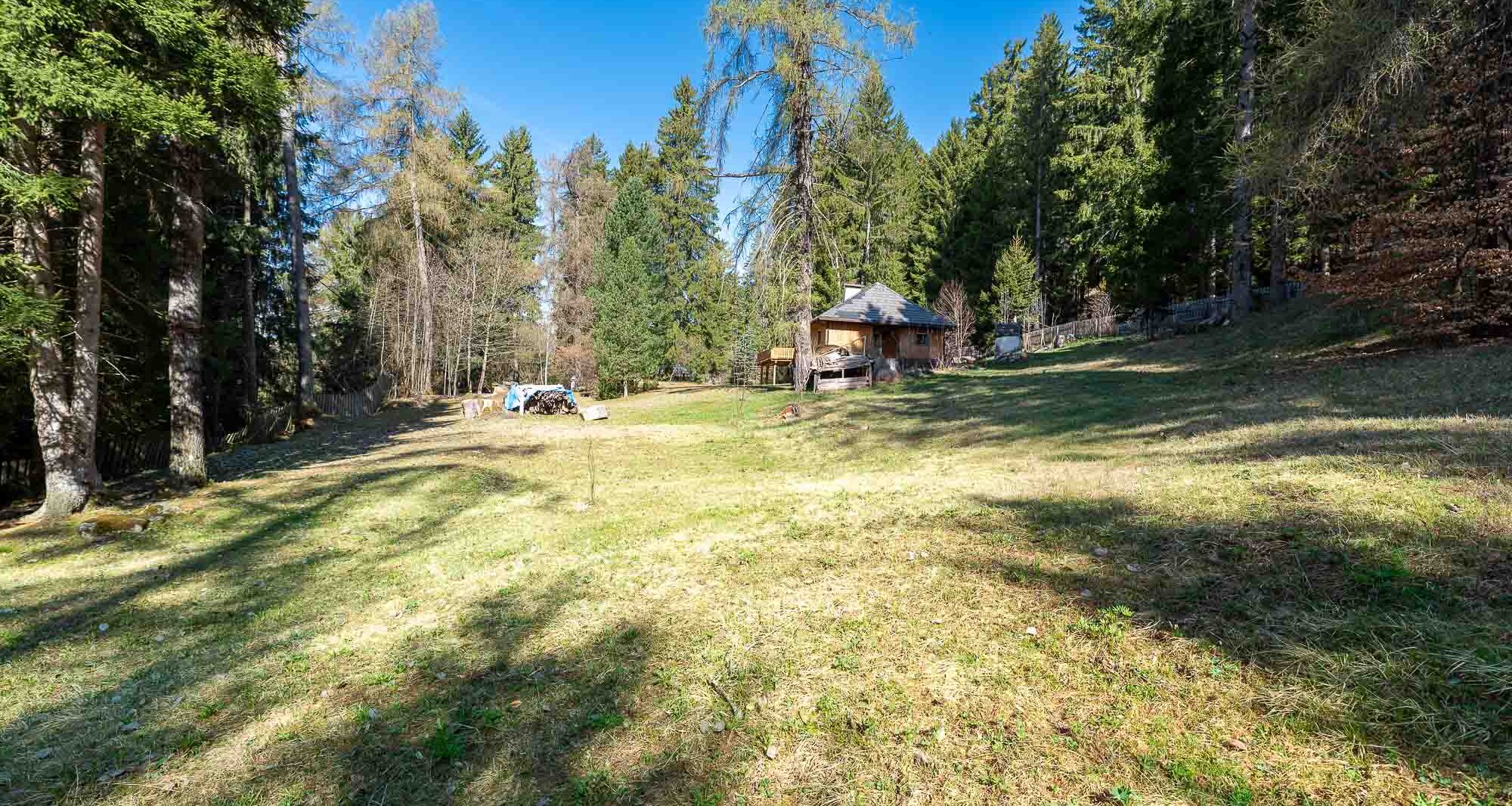 Exclusive chalet with large plot in Avelengo