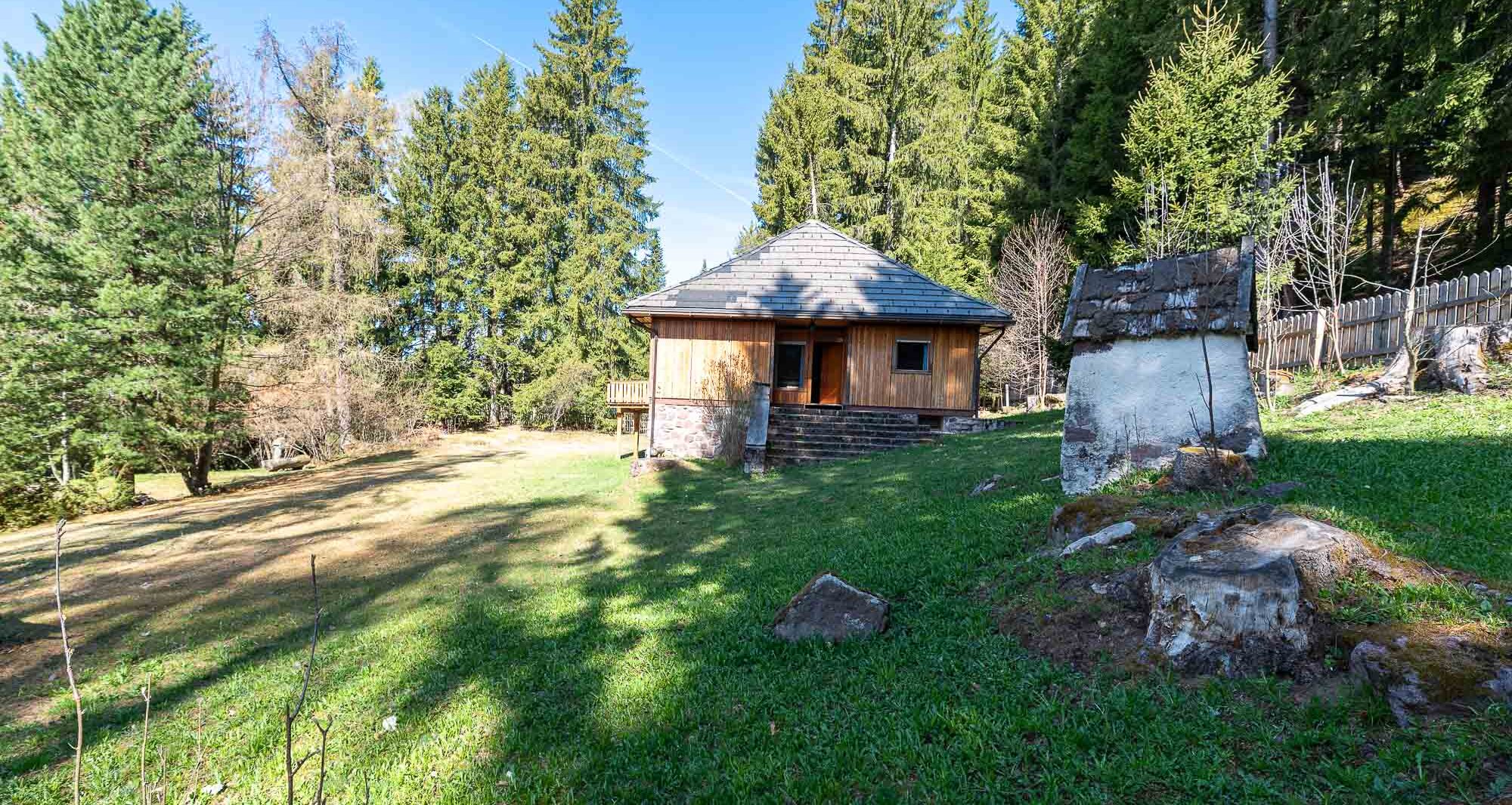 Exclusive chalet with large plot in Avelengo