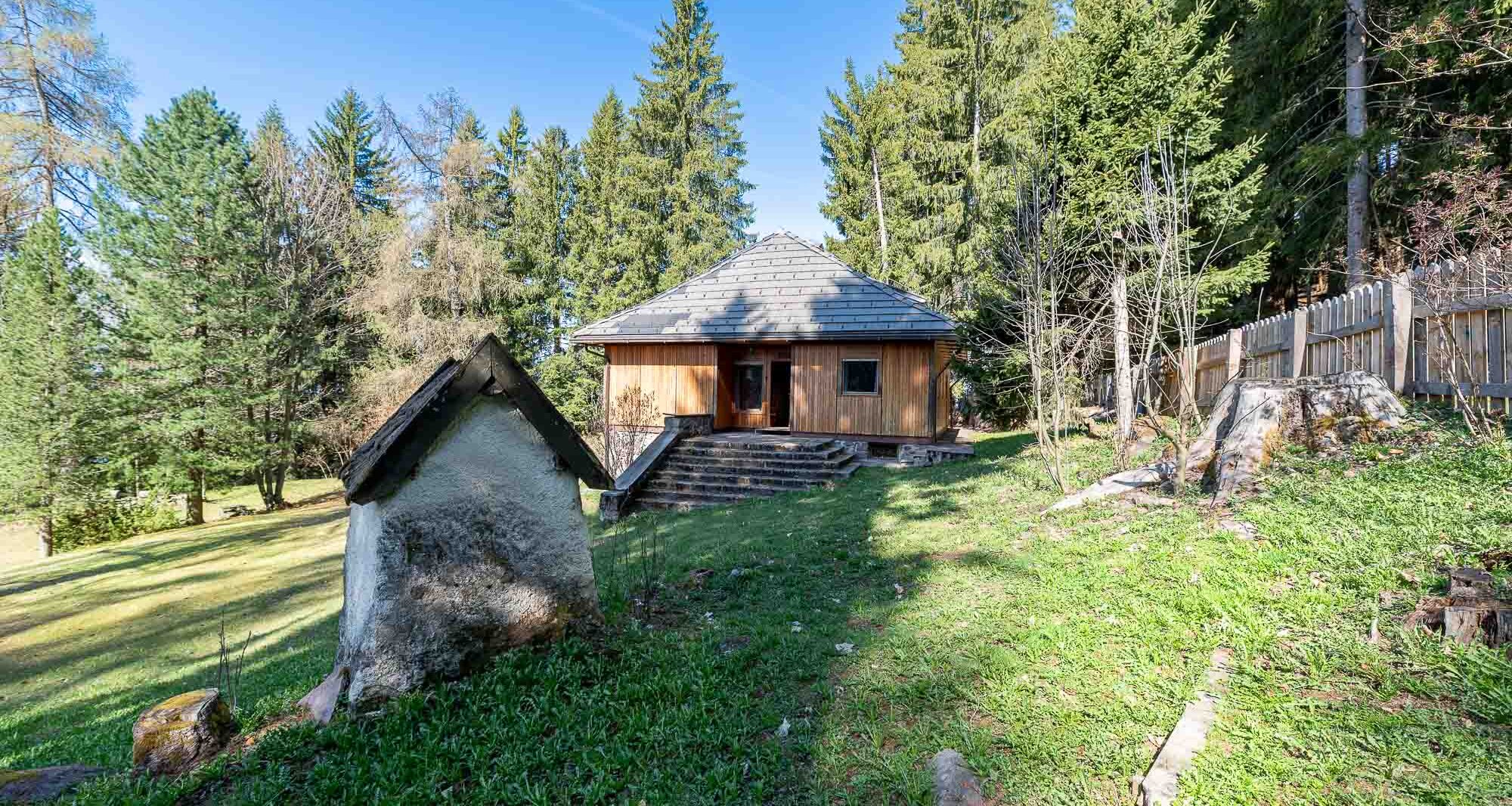 Exclusive chalet with large plot in Avelengo
