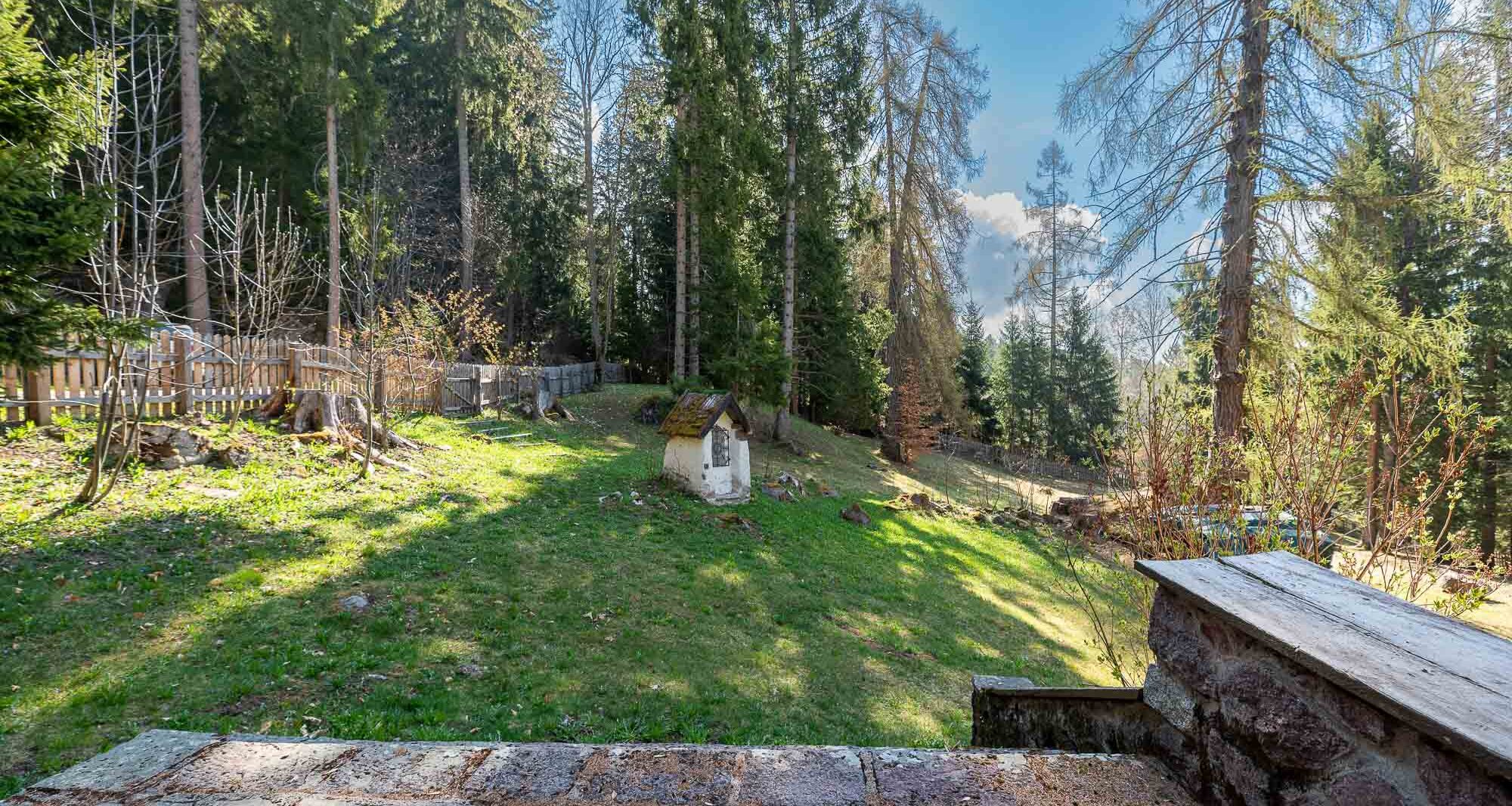 Exclusive chalet with large plot in Avelengo