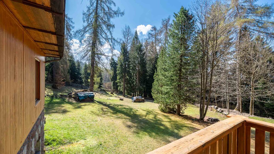 Chalet esclusivo con ampio giardino privato ad Avelengo