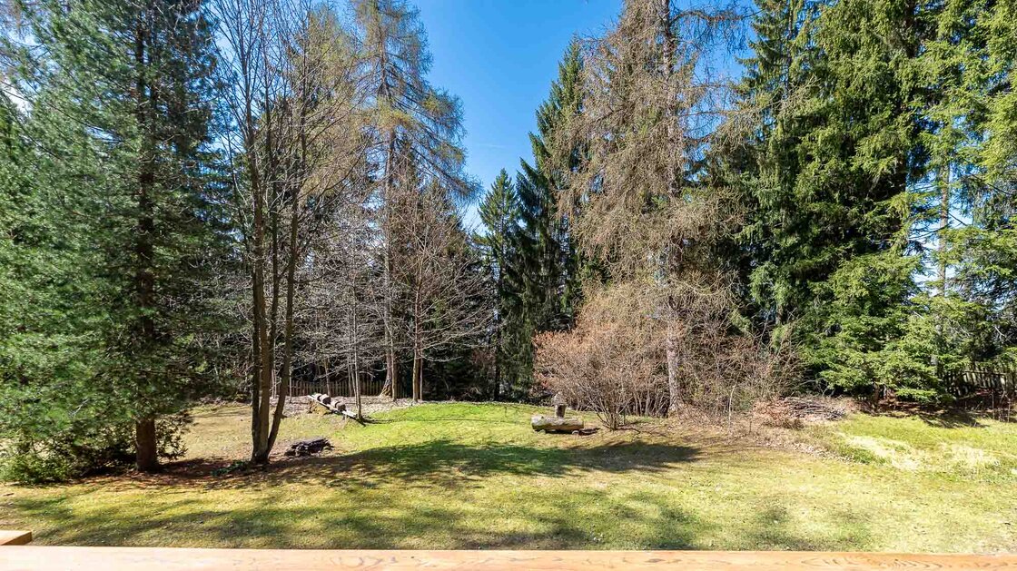 Chalet esclusivo con ampio giardino privato ad Avelengo