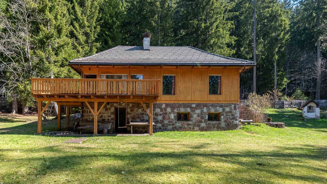 Chalet esclusivo con ampio giardino privato ad Avelengo