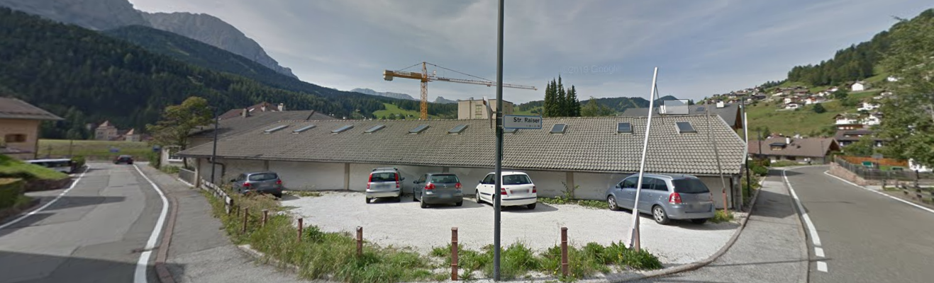 Halle in idealer Lage mit Möglichkeit zur Umwidmung einer Wohnbauzone