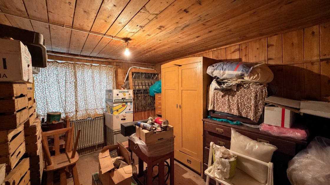 Detached two-family house requiring renovation in an idyllic location in Afers