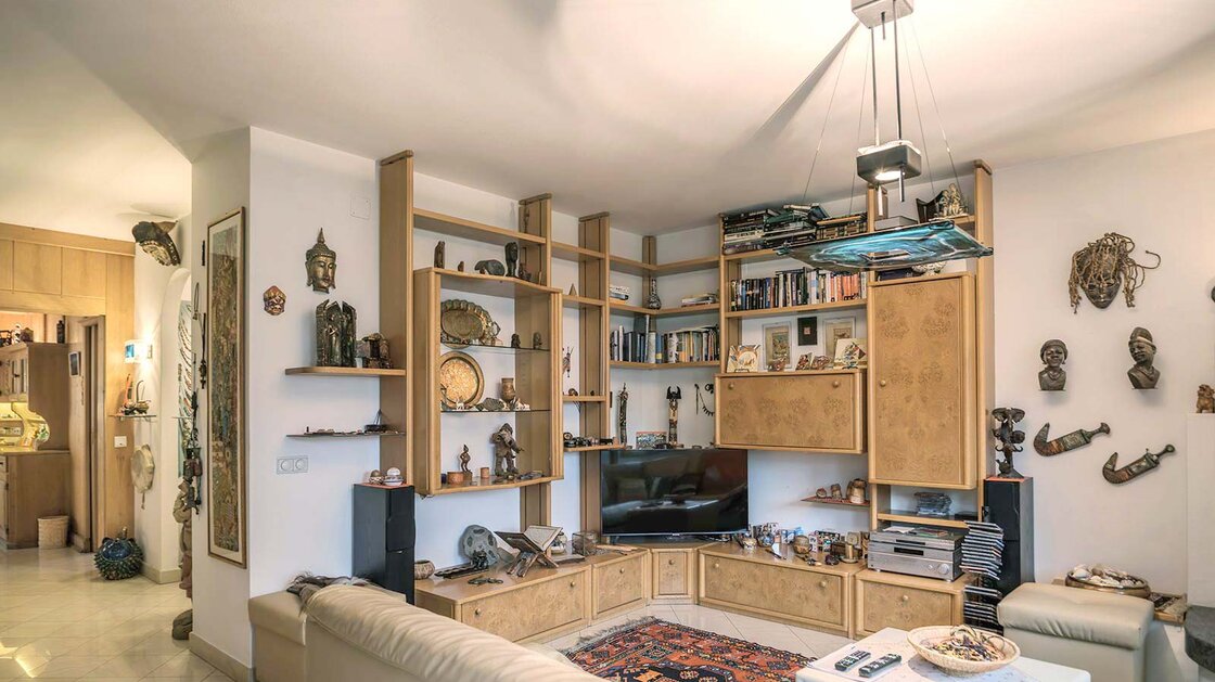 Nacktes Eigentum: Wunderschönes Wohnhaus mit Privatgarten