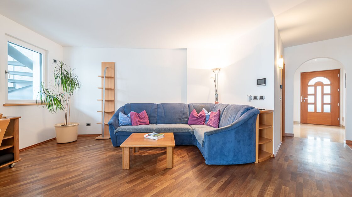 Modernes Reihenhaus mit autonomer, neuer Dachgeschosswohnung – separat erwerbbar