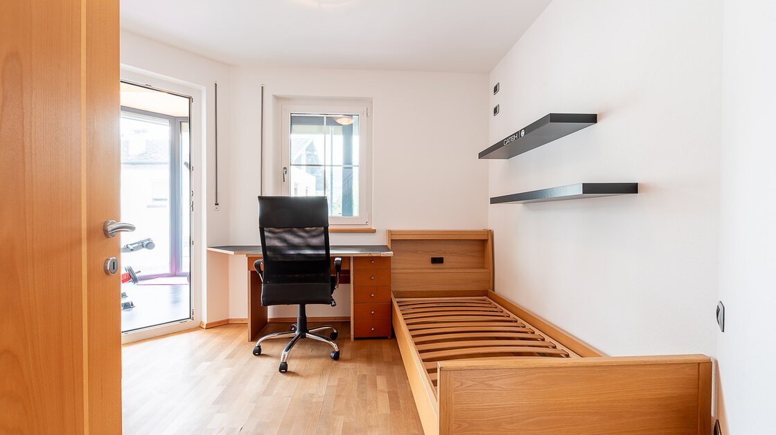 Modernes Reihenhaus mit autonomer, neuer Dachgeschosswohnung – separat erwerbbar