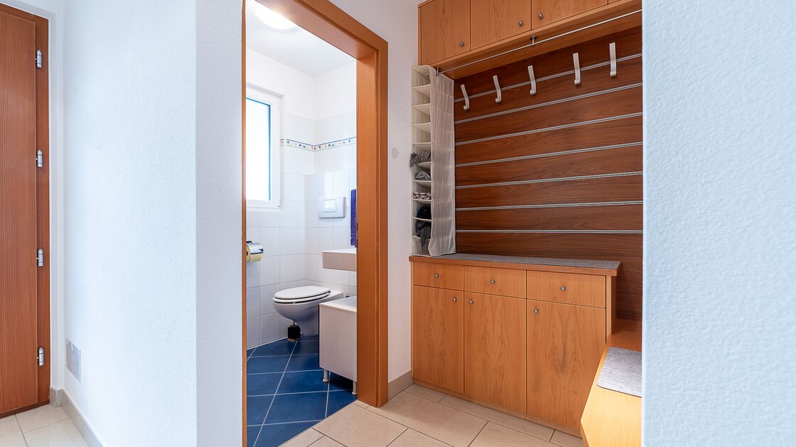 Modernes Reihenhaus mit autonomer, neuer Dachgeschosswohnung – separat erwerbbar