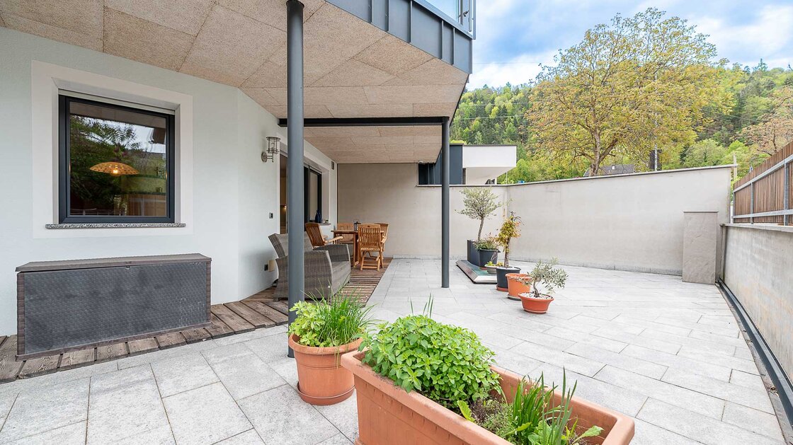 Modernes Reihenhaus mit autonomer, neuer Dachgeschosswohnung – separat erwerbbar