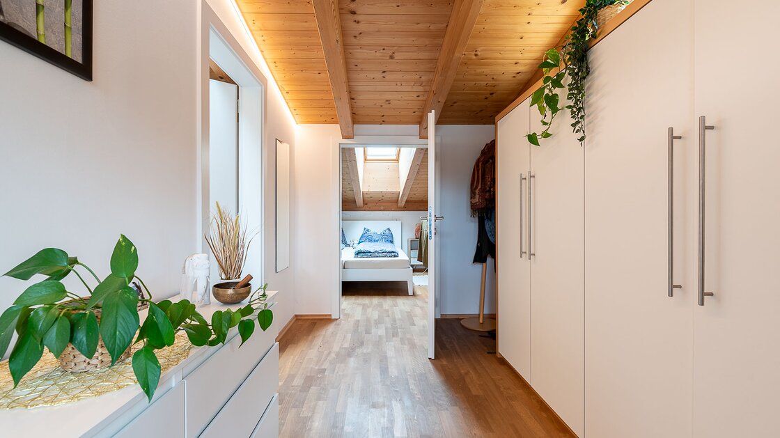 Modernes Reihenhaus mit autonomer, neuer Dachgeschosswohnung – separat erwerbbar
