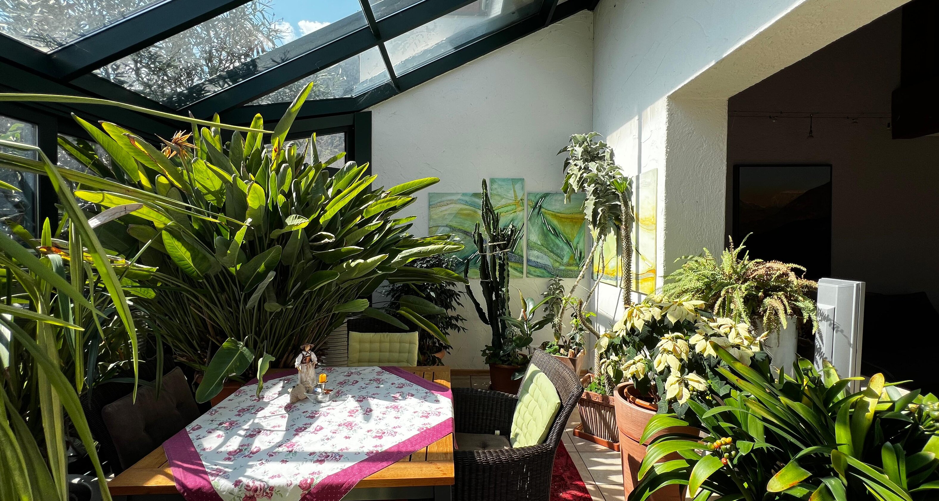 Casa unifamiliare con splendido giardino curato in zona tranquilla