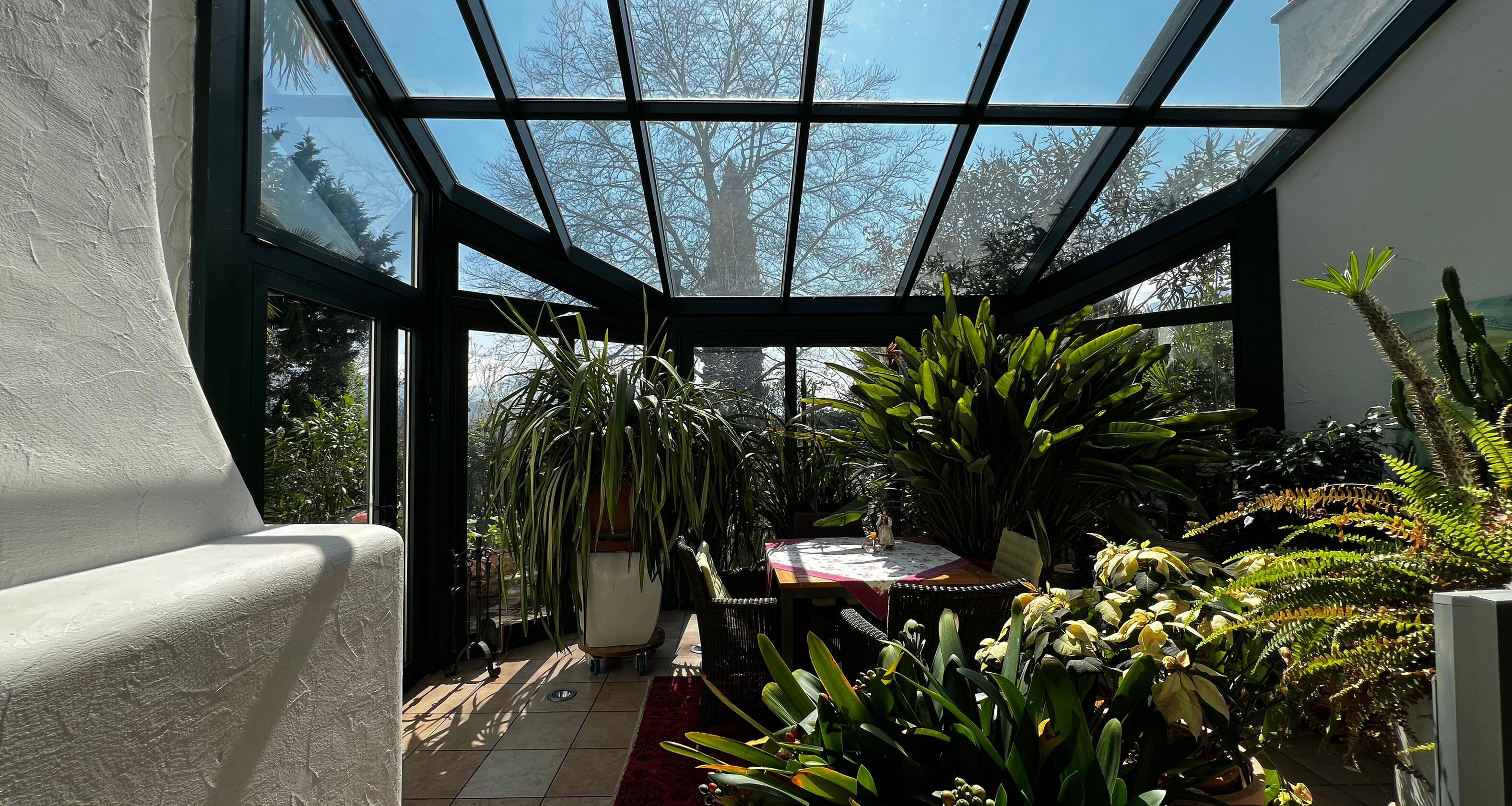 Casa unifamiliare con splendido giardino curato in zona tranquilla