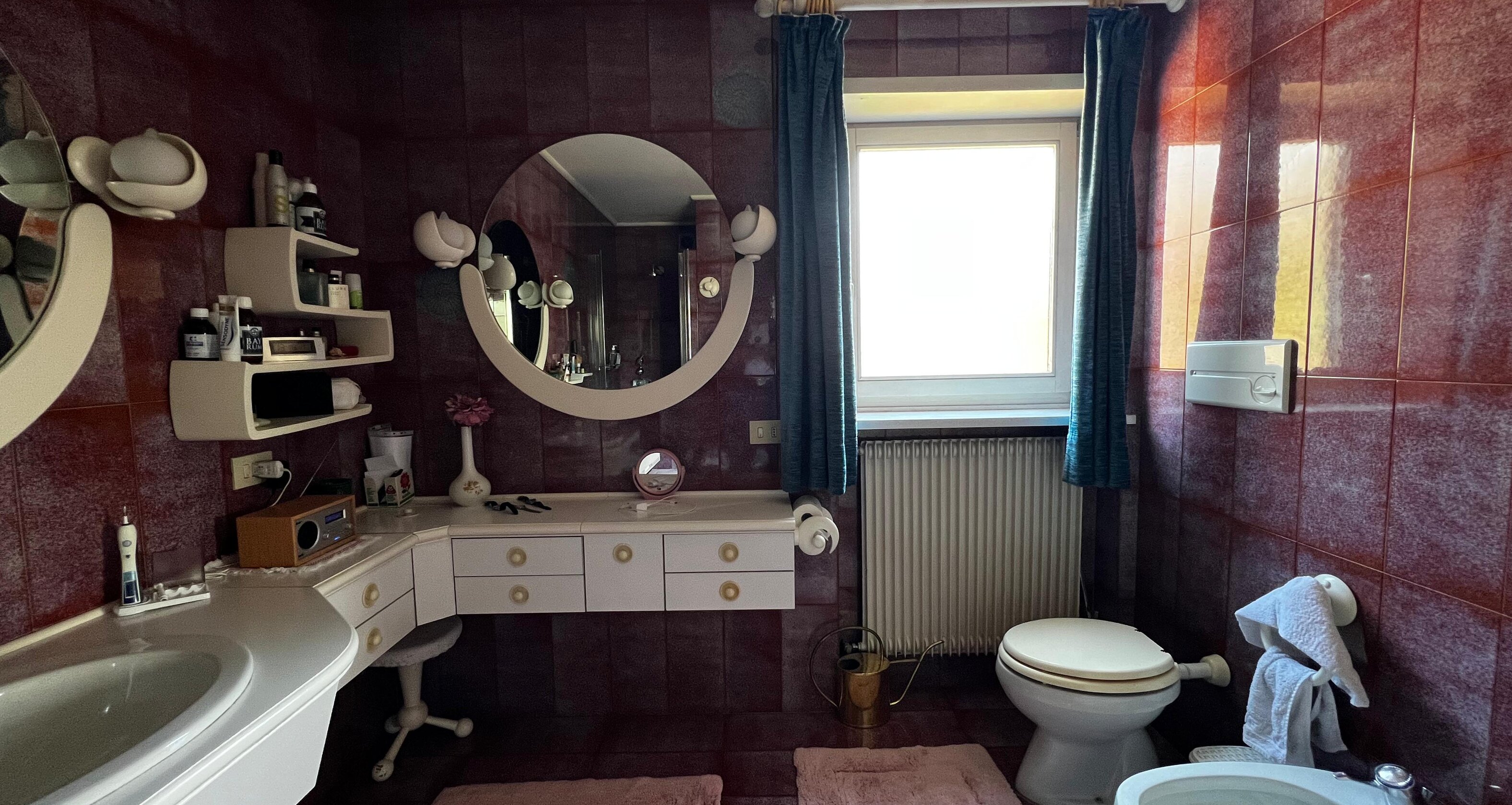 Casa unifamiliare con splendido giardino curato in zona tranquilla