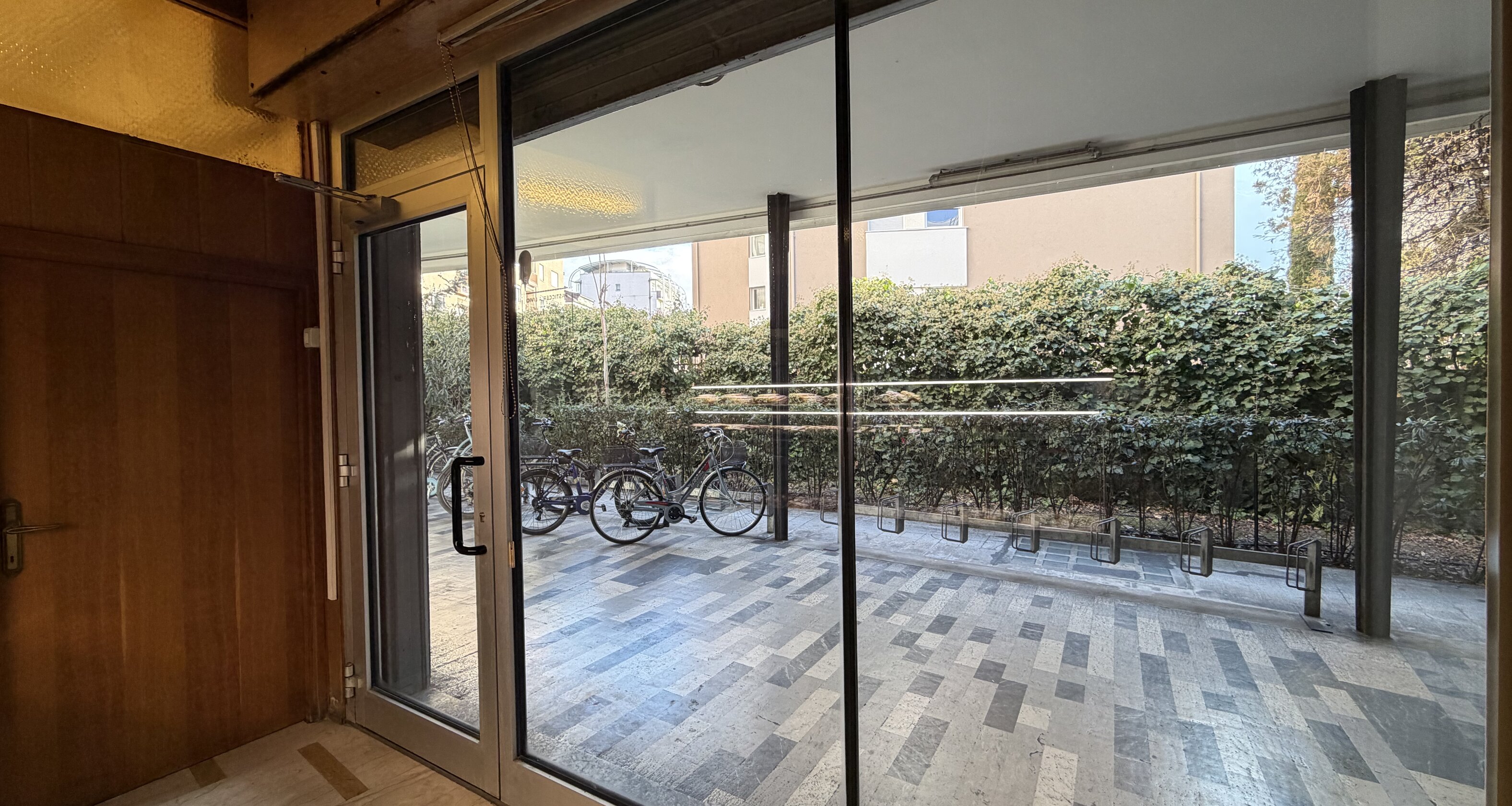 Several retail spaces in a gallery – attractive investment property