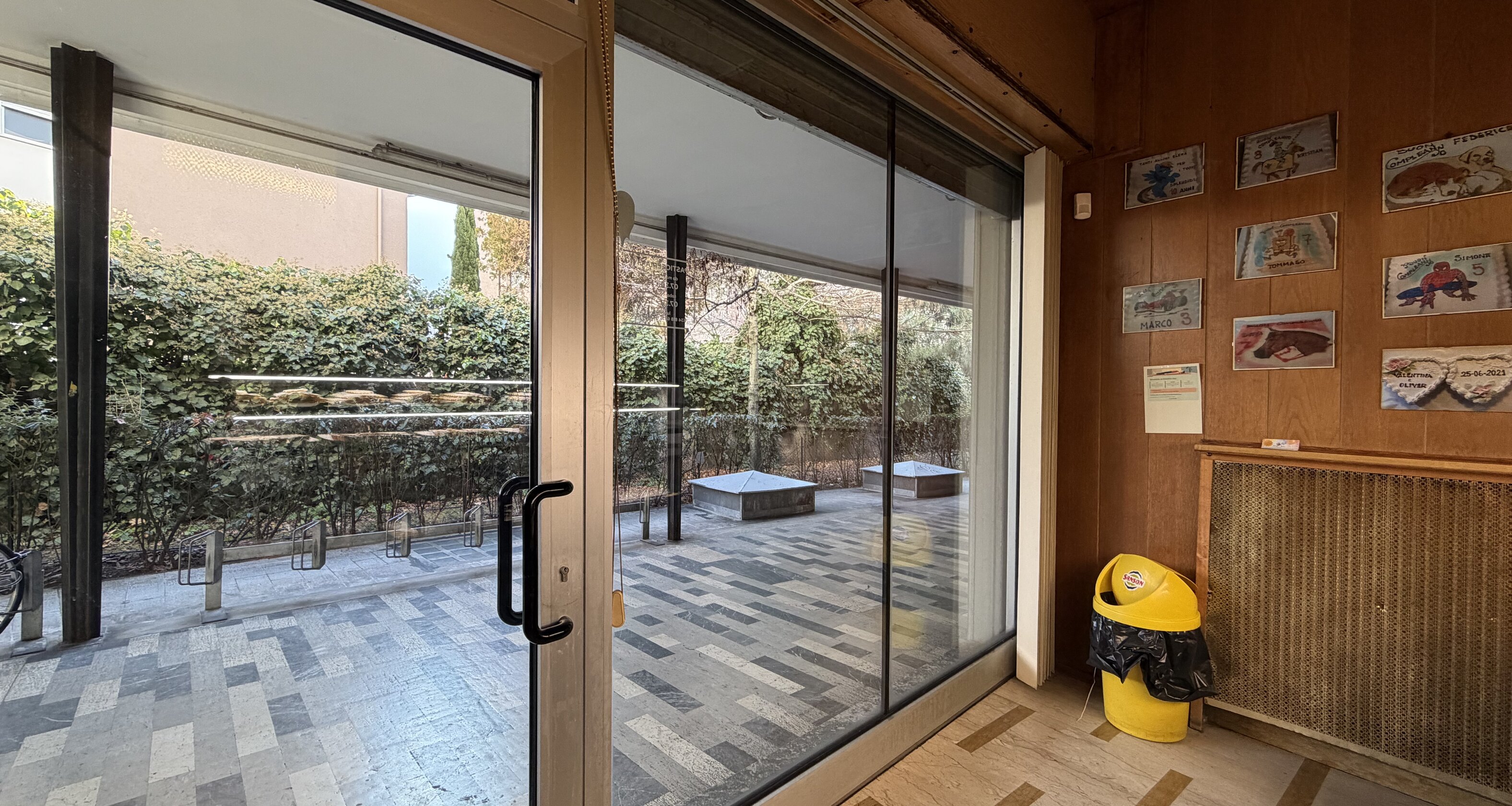 Several retail spaces in a gallery – attractive investment property