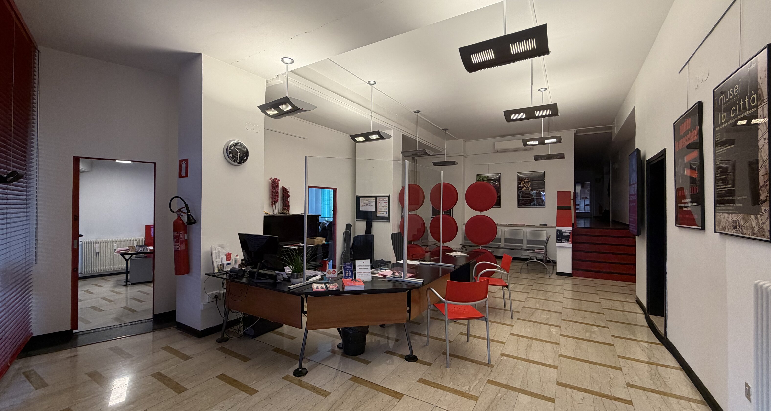Several retail spaces in a gallery – attractive investment property