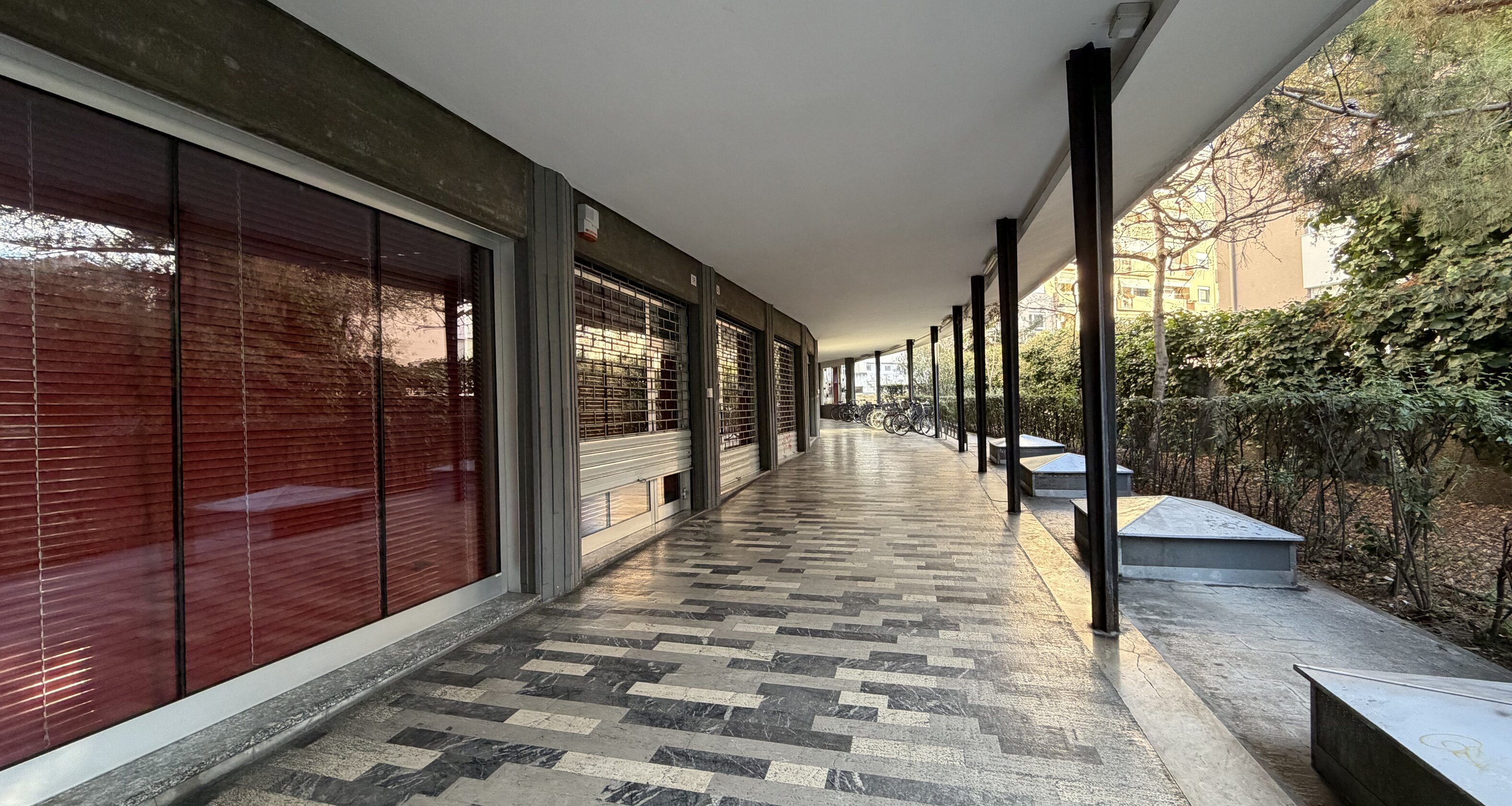 Several retail spaces in a gallery – attractive investment property