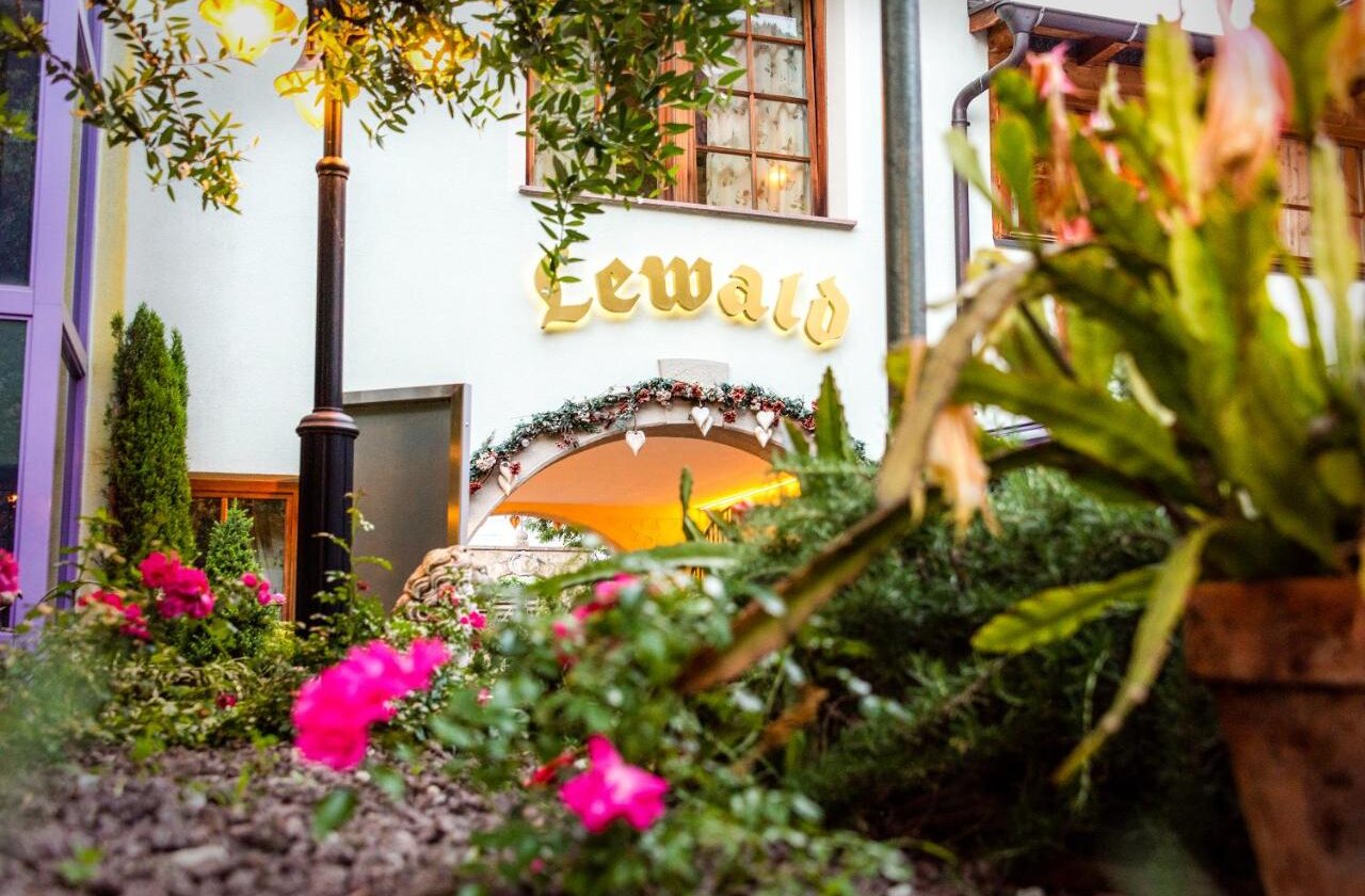 Hotel Lewald mit Restaurant