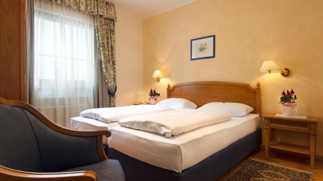 Hotel Lewald with restaurant