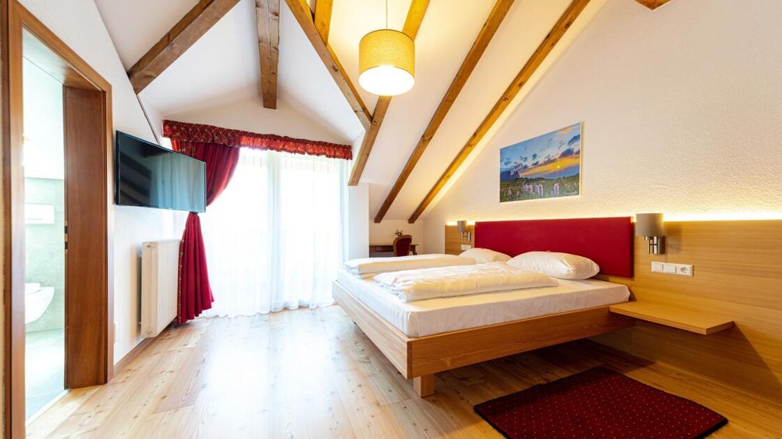 Hotel Lewald with restaurant