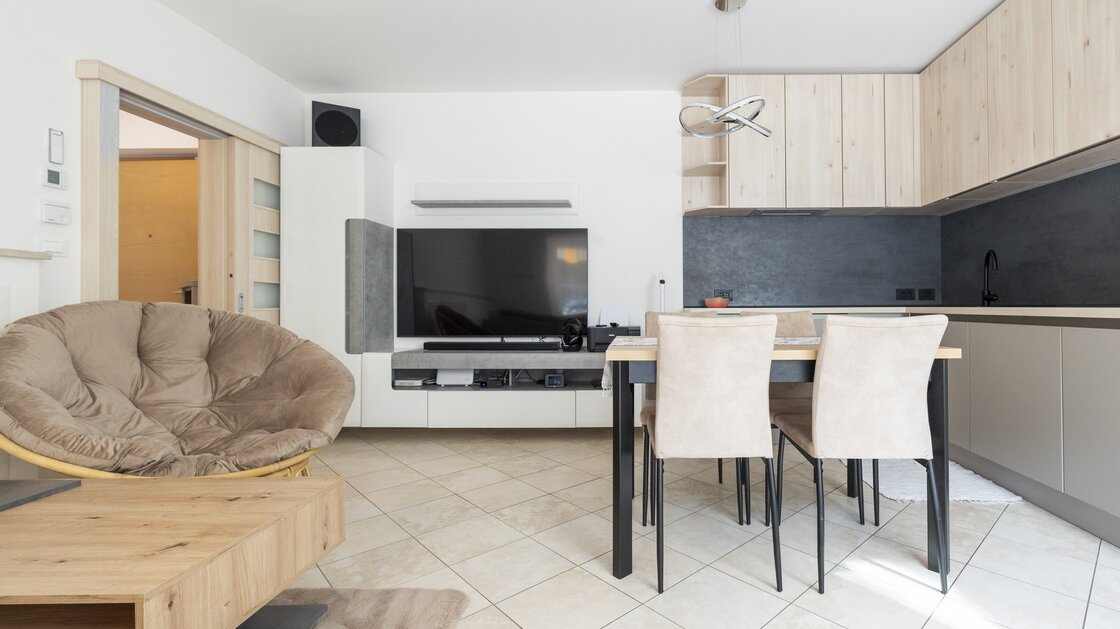 Spacious One-Bedroom Apartment with Private Garden