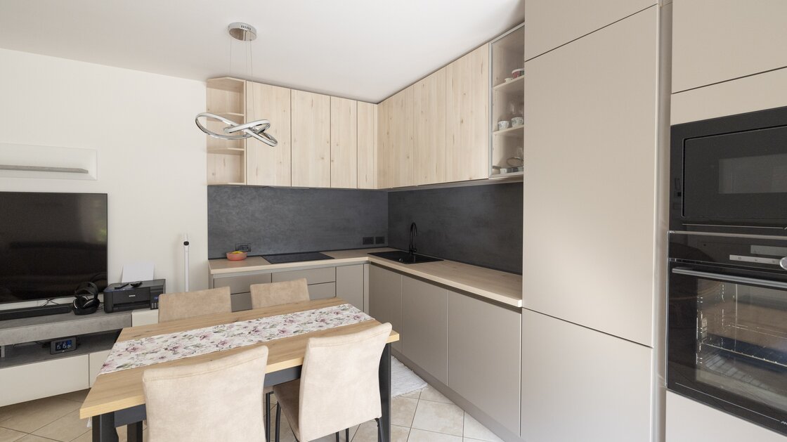 Spacious One-Bedroom Apartment with Private Garden