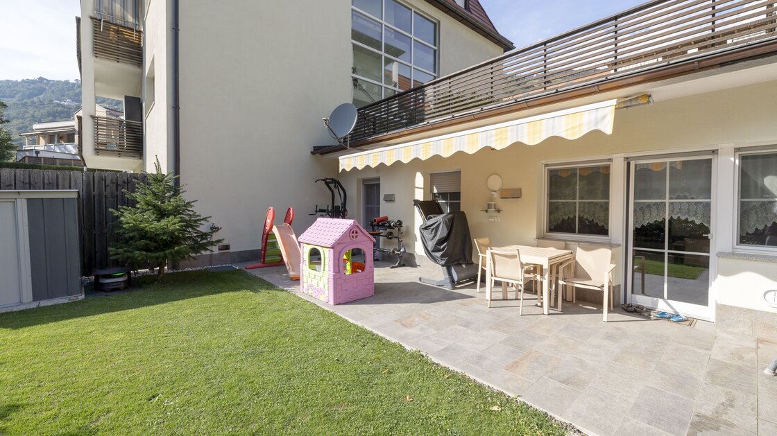 Spacious One-Bedroom Apartment with Private Garden