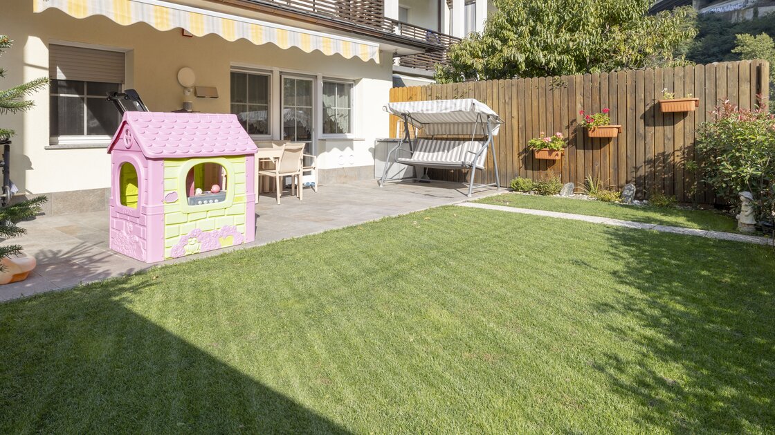 Spacious One-Bedroom Apartment with Private Garden