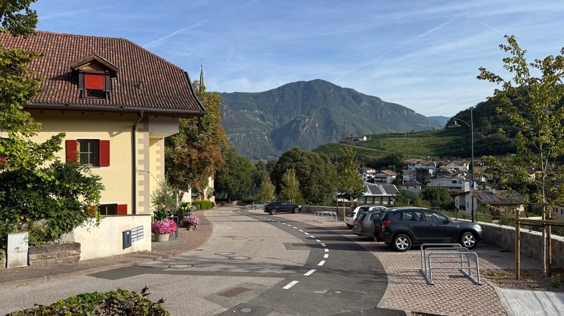 Immobile da ristrutturare con potenziale di sviluppo e splendida vista sulle montagne