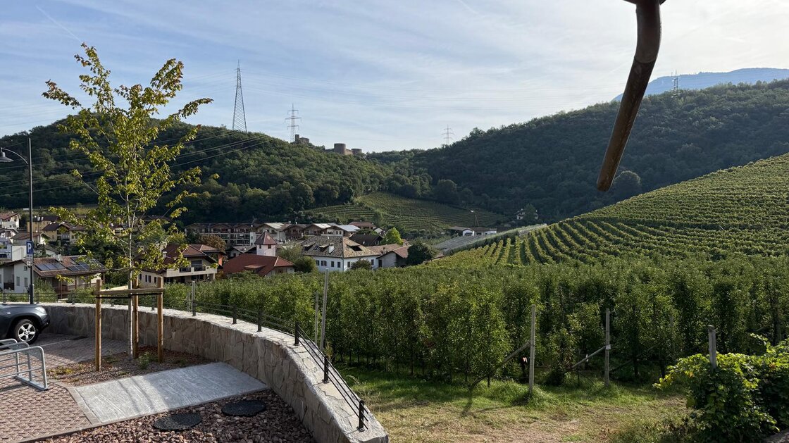 Immobile da ristrutturare con potenziale di sviluppo e splendida vista sulle montagne
